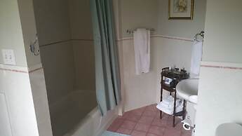 The Inn at Ragged Edge