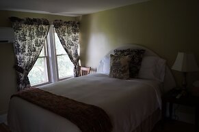 The Inn at Ragged Edge