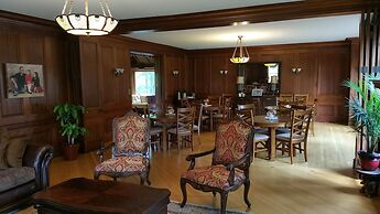 The Inn at Ragged Edge