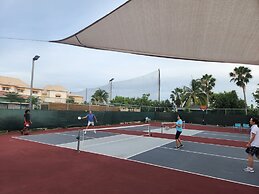 Holiday Inn Resort Grand Cayman by IHG