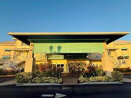 Holiday Inn Resort Grand Cayman by IHG