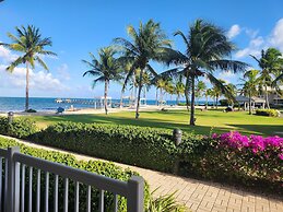 Holiday Inn Resort Grand Cayman by IHG