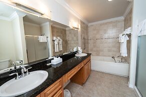 Holiday Inn Resort Grand Cayman by IHG