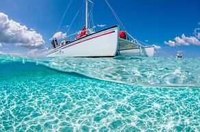 Holiday Inn Resort Grand Cayman by IHG