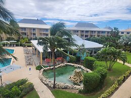 Holiday Inn Resort Grand Cayman by IHG