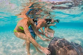 Holiday Inn Resort Grand Cayman by IHG
