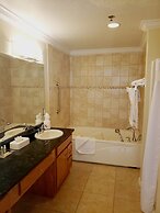 Holiday Inn Resort Grand Cayman by IHG