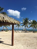 Holiday Inn Resort Grand Cayman by IHG