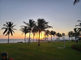 Holiday Inn Resort Grand Cayman by IHG