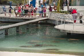 Holiday Inn Resort Grand Cayman by IHG