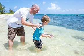 Holiday Inn Resort Grand Cayman by IHG