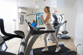 Holiday Inn Resort Grand Cayman by IHG