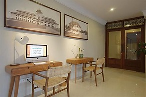 Seminyak Lagoon All Suites Hotel