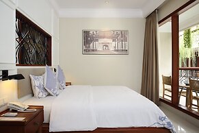 Seminyak Lagoon All Suites Hotel