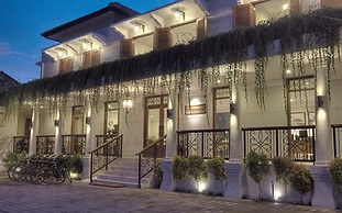 Seminyak Lagoon All Suites Hotel