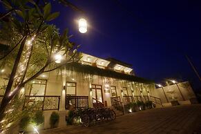 Seminyak Lagoon All Suites Hotel