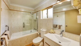 Edward Parry Motel & Apartments