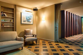 Mondrian Suites Berlin Checkpoint Charlie