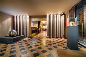 Mondrian Suites Berlin Checkpoint Charlie