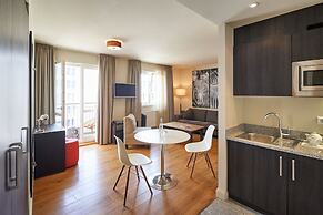 Mondrian Suites Berlin Checkpoint Charlie