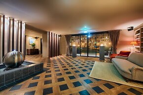 Mondrian Suites Berlin Checkpoint Charlie