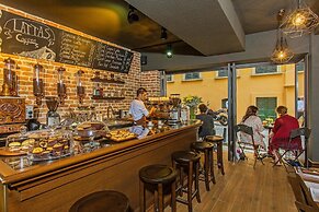 Meroddi Galata Mansion