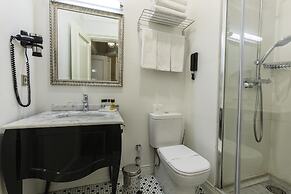 Meroddi Galata Mansion