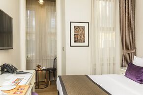 Meroddi Galata Mansion