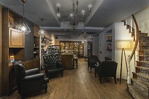 Meroddi Galata Mansion