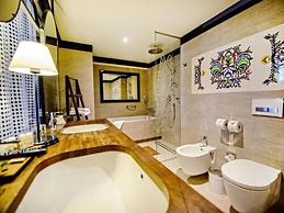 Bristol Tradition and Luxury