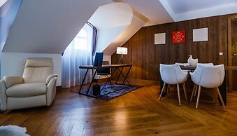 Bristol Tradition and Luxury