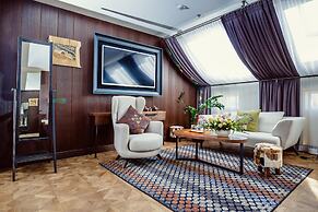 Bristol Tradition and Luxury