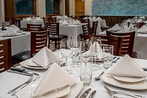 Grand Williston Hotel & Conference Center