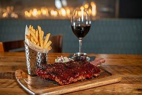 Grand Williston Hotel & Conference Center