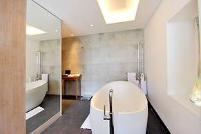 THE 1O1 Bali Fontana Seminyak