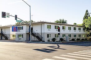 Motel 6 Modesto, CA - Downtown