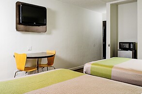 Motel 6 Modesto, CA - Downtown