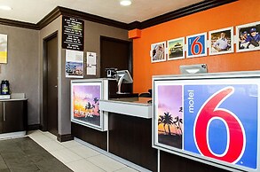Motel 6 Modesto, CA - Downtown
