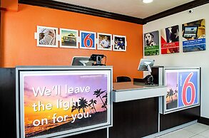 Motel 6 Modesto, CA - Downtown