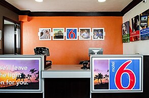 Motel 6 Modesto, CA - Downtown