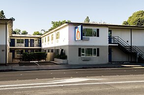 Motel 6 Modesto, CA - Downtown