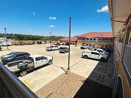 Executive Inn and Suites