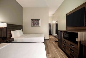 La Quinta Inn & Suites by Wyndham Gonzales LA