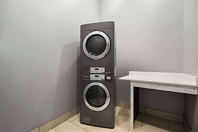 La Quinta Inn & Suites by Wyndham Gonzales LA