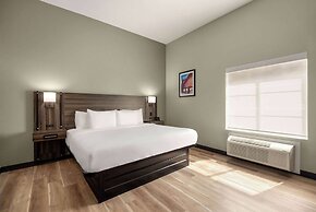 La Quinta Inn & Suites by Wyndham Gonzales LA