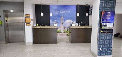 La Quinta Inn & Suites by Wyndham Gonzales LA