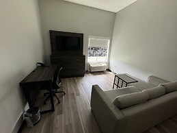 La Quinta Inn & Suites by Wyndham Gonzales LA