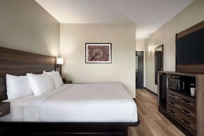 La Quinta Inn & Suites by Wyndham Gonzales LA