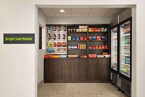 La Quinta Inn & Suites by Wyndham Gonzales LA