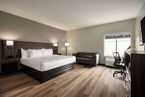 La Quinta Inn & Suites by Wyndham Gonzales LA